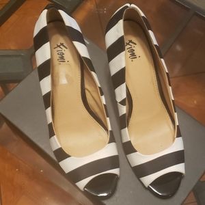 Fioni black and white stripe shoes